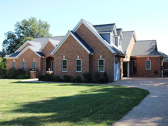 Partial side w/driveway