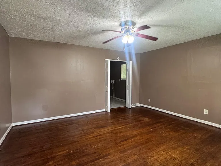 4 Orchid Pl SW — Photo 6