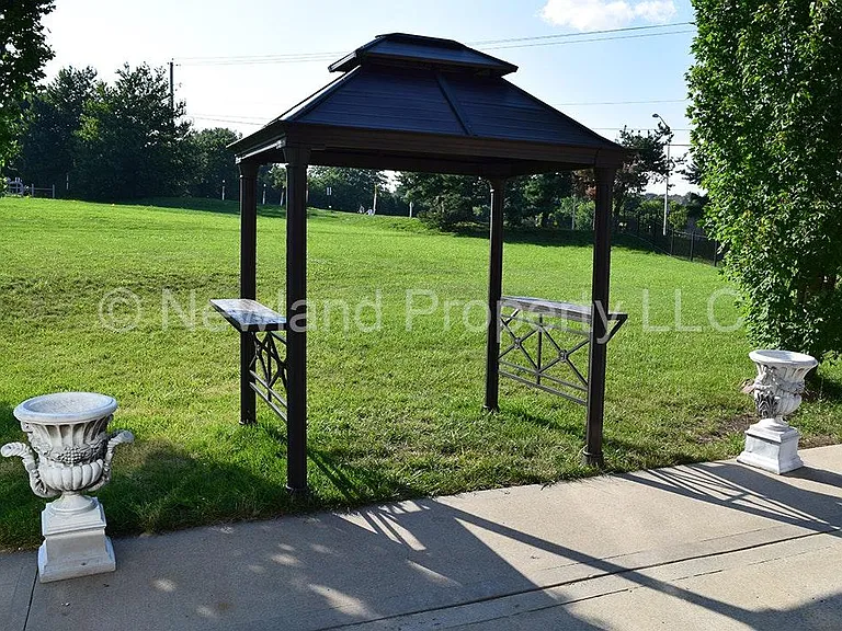 14306 S Summit Ct — Photo 33