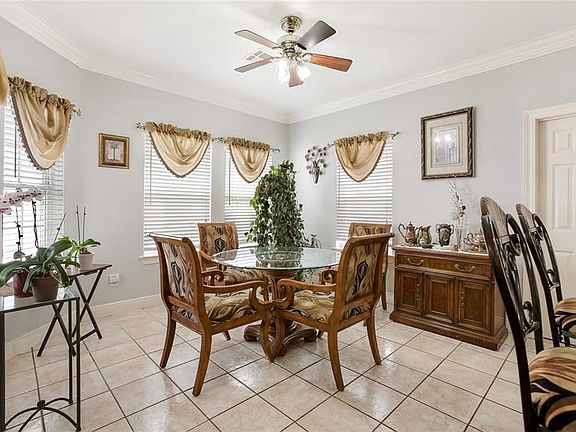 3rd image of 143 Oaklawn Ridge Ln