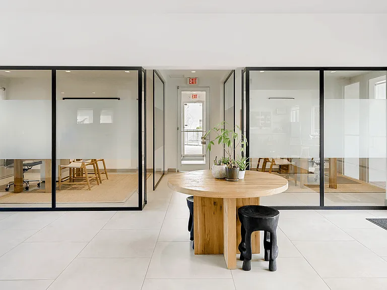 Sheridan Ocean Club Apartments — Photo 18