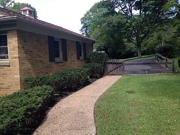 3rd image of 1685 Woodland Heights Ln NW