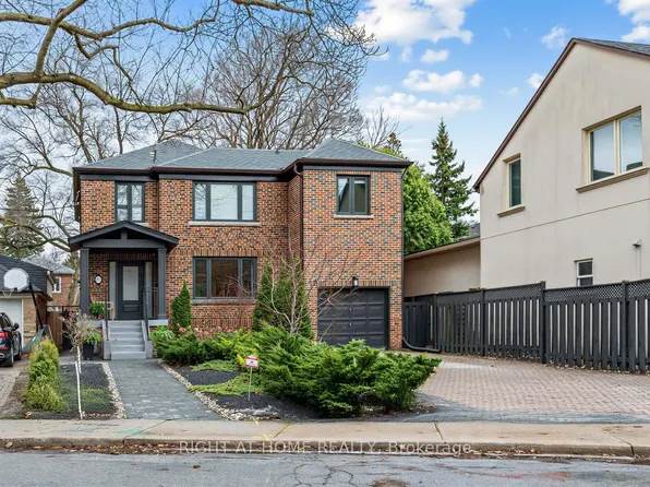 21 Austin Ter, Toronto, ON M5R 1Y2