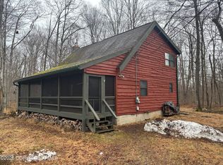 81 State Park Dr, Gouldsboro, PA 18424