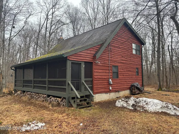 81 State Park Dr, Gouldsboro, PA 18424