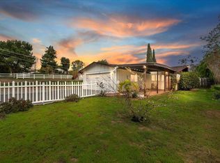 2466 Hummingbird Hill Ln, Fallbrook, CA 92028