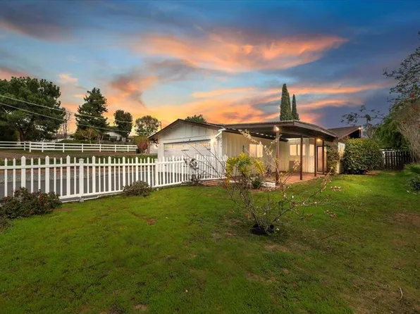2466 Hummingbird Hill Ln, Fallbrook, CA 92028