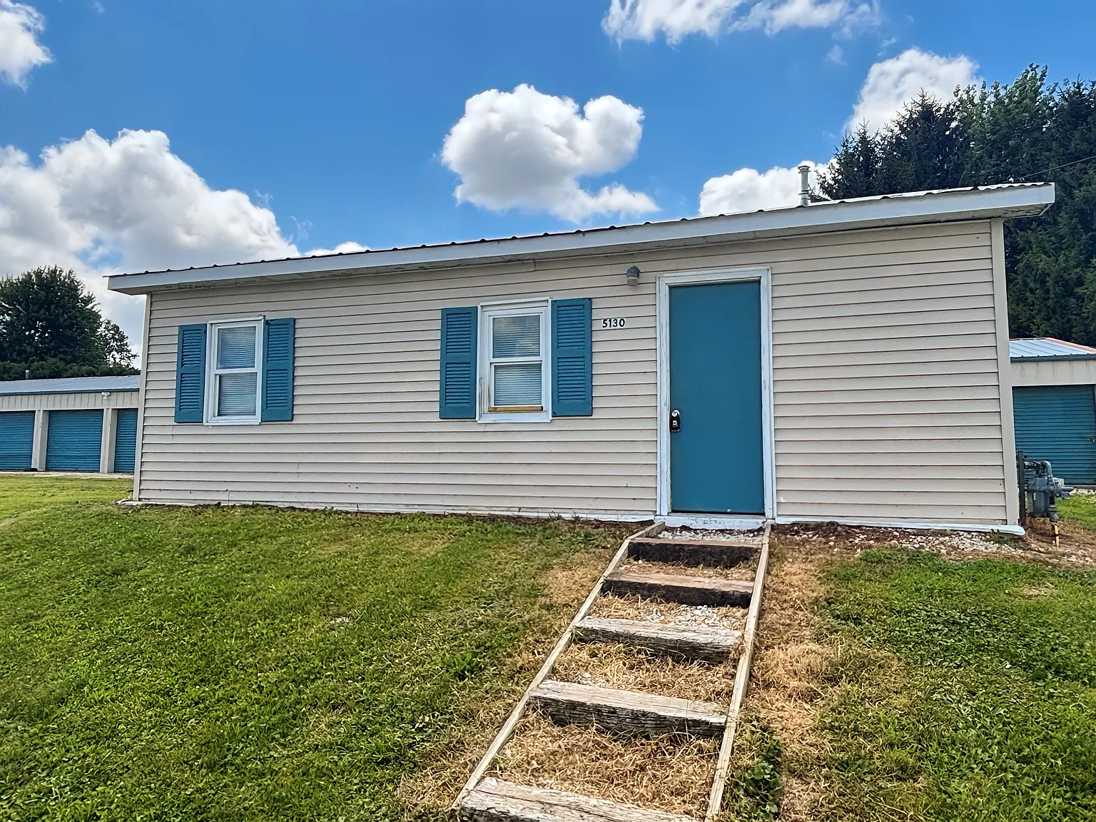 2 bed, 572 sqft, $695 — Photo 1