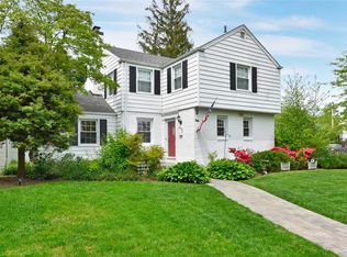 111 Meadow St, Garden City, NY 11530