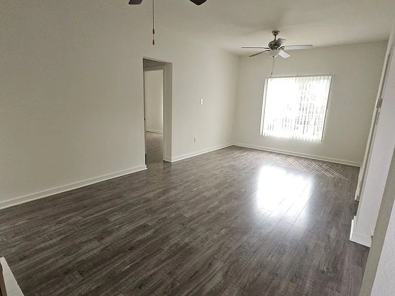 828 S Glendale Ave #11 — Photo 3