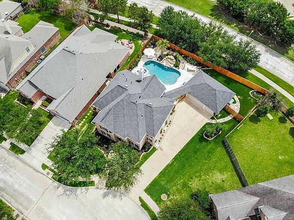 4th image of 9702 Aubrey Hills Ln
