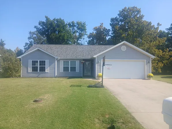 1508 Hawkeye Ct, Carterville, IL 62918