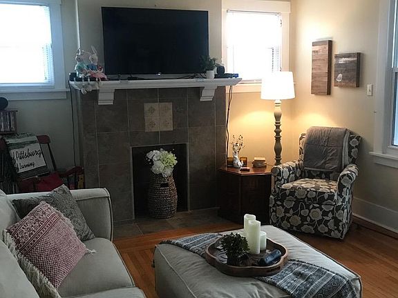 Living room with mantel