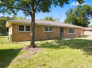 155 Chateau Dr, Fort Worth, TX 76134