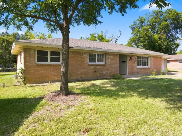 155 Chateau Dr, Fort Worth, TX 76134