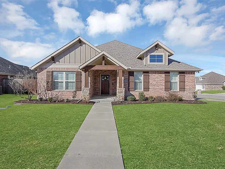 4020 Highplains Dr — Photo 1