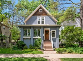 219 Catalpa Pl, Wilmette, IL 60091
