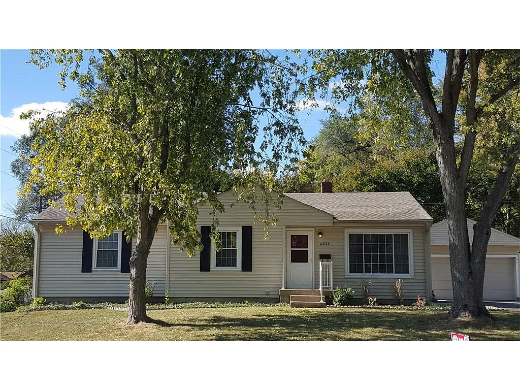 6832 Caroline Ave photo 1