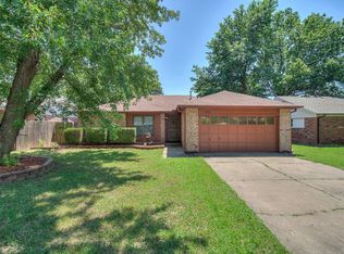 11432 E 32nd Pl, Tulsa, OK 74146