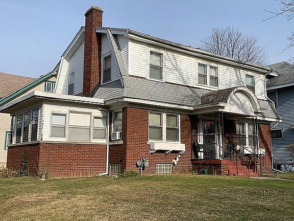 2nd image of 701 Prince St SE