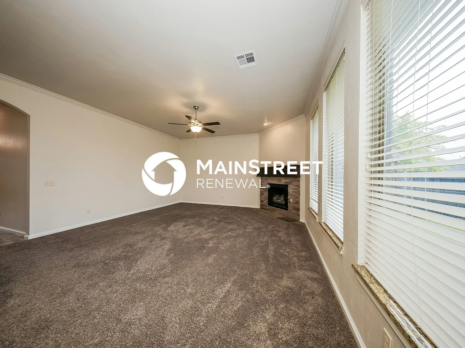 17016 Barcelona Dr — Photo 2