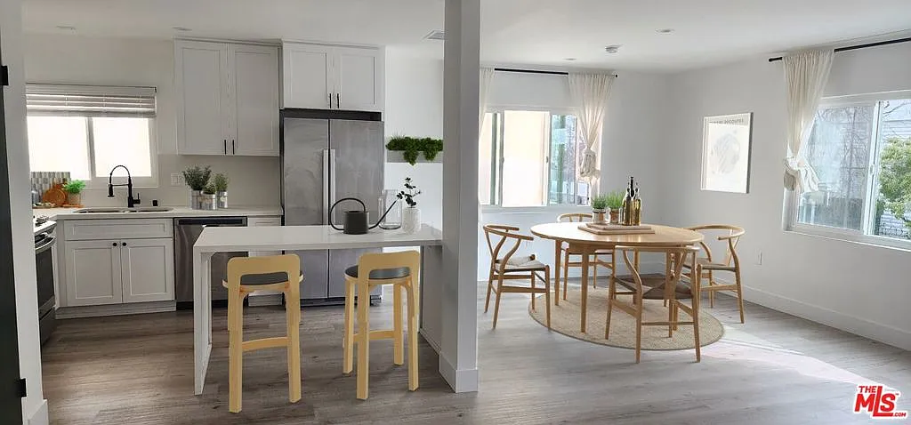 1 bed, 1.0 bath, 920 sqft, $3,200 — Photo 1