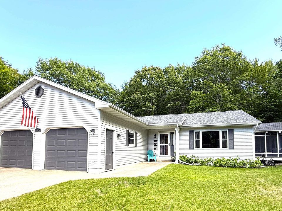 1st image of 2107 Spruce Ln