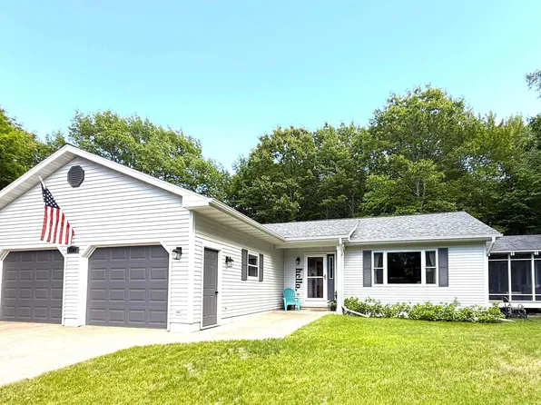 2107 Spruce Ln, Houghton, MI 49931