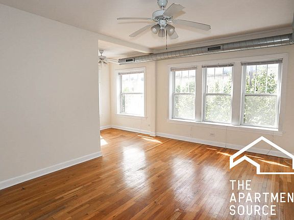 5th image of 3521 N Broadway St APT 3E