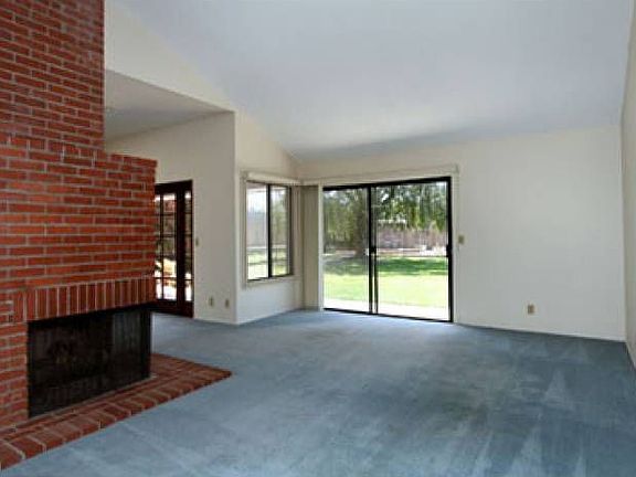 4th image of 1126 Village Dr
