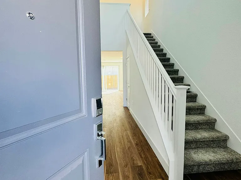 416 N Mendocino Way — Photo 2