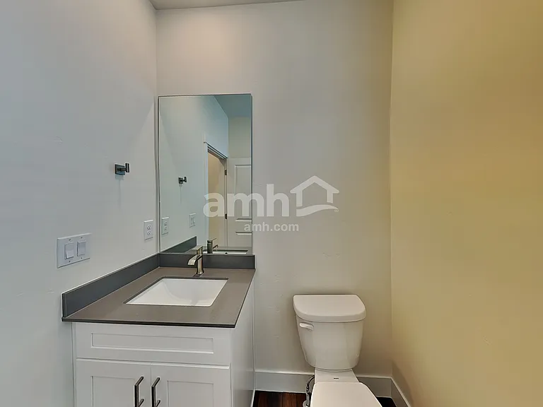 715 S Rocker Ave — Photo 8