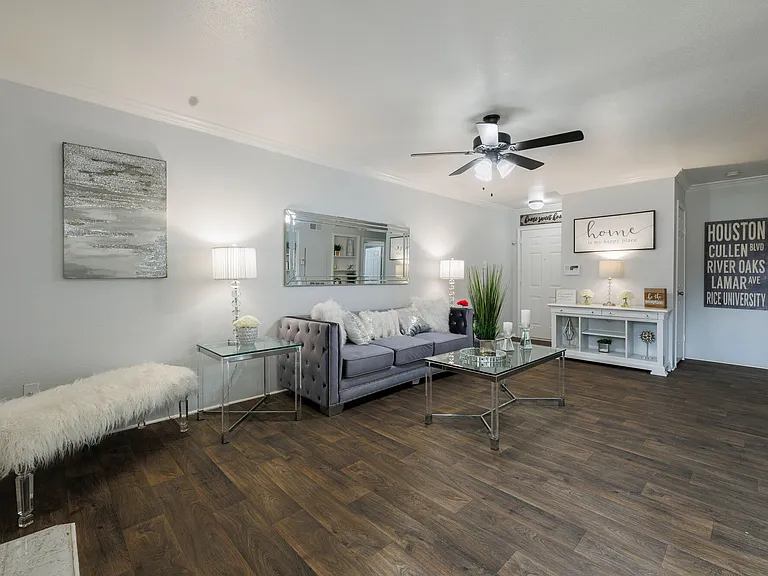 Carrara at Cypress Creek — Photo 16