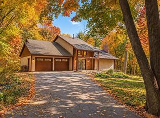 606 Carver Beach Rd, Chanhassen, MN 55317