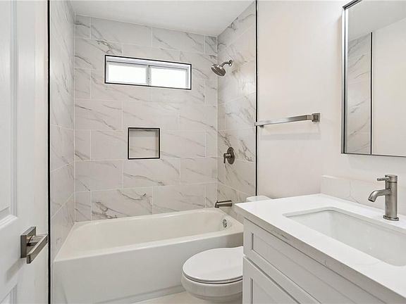 5th image of 2424-26 S Derbigny St