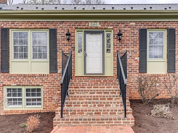 2nd image of 586 Kenmore Rd