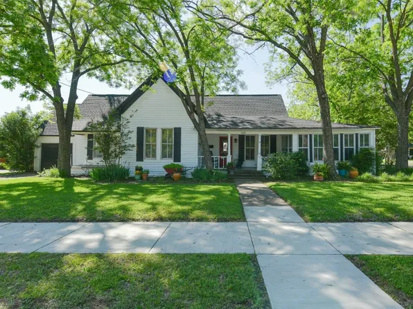 100 Cumberland Rd, Waxahachie, TX 75165