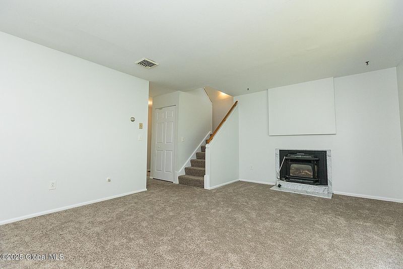 3rd image of 801 Fairfield Court