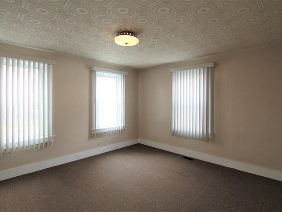 3rd image of 150 Grove Ave #152