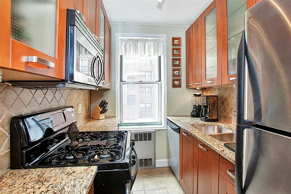 Sold by Douglas Elliman | media 6