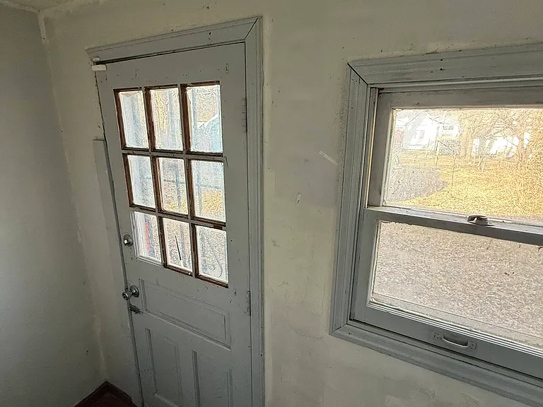 968 W View St — Photo 11