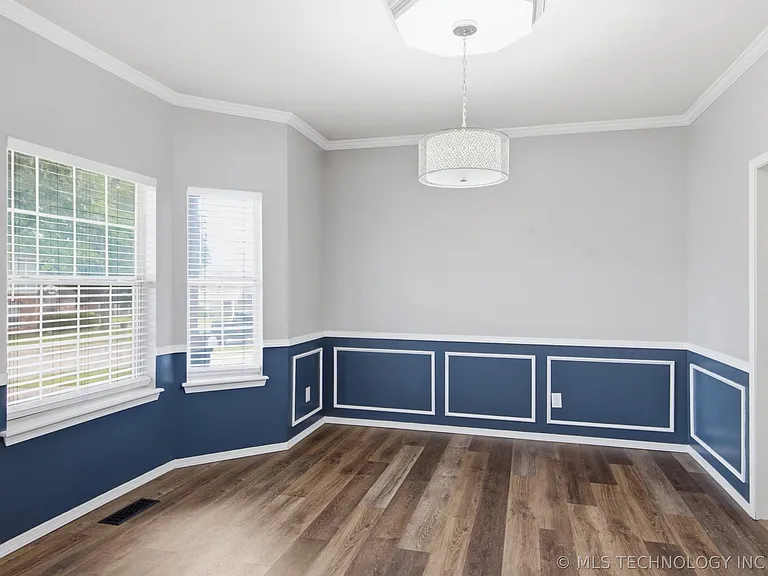 9718 S 99th East Ave — Photo 5