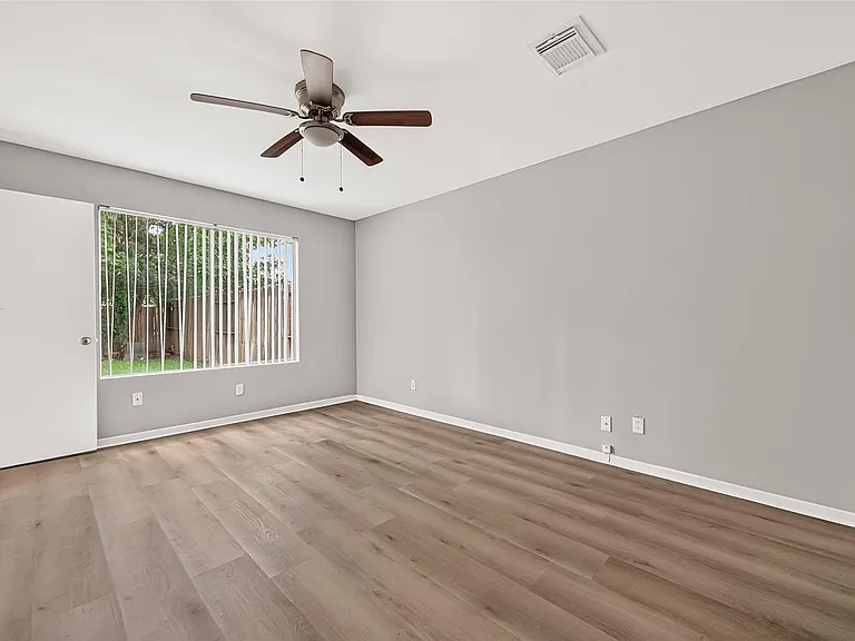 3918 Mill Rock Cir — Photo 27