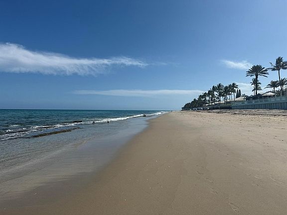 3rd image of 4201 S Ocean Blvd APT H2