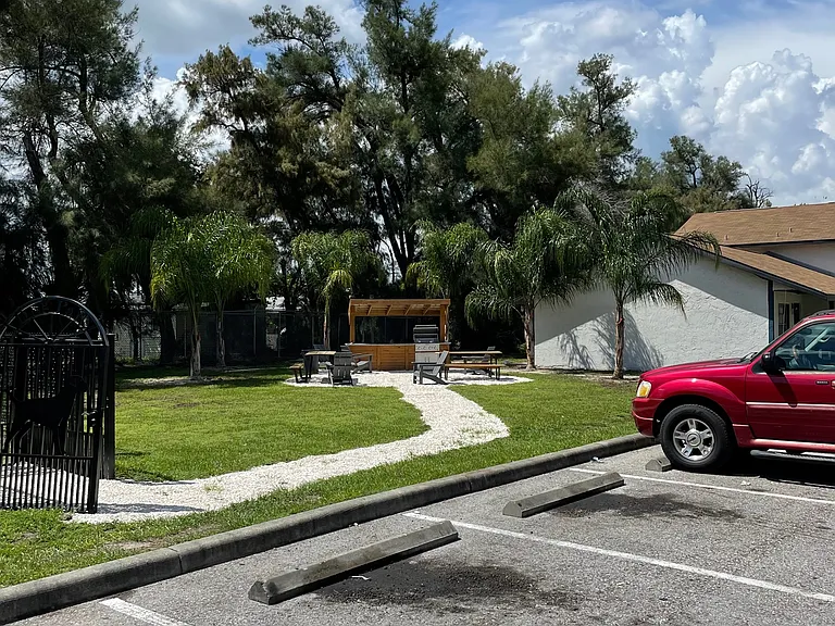 The Lucerne Apartments — Photo 1