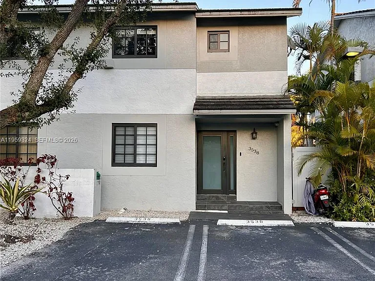 3538 SW 17th St #1B — Photo 2
