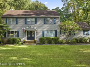 218 Yale Dr, Lincroft, NJ