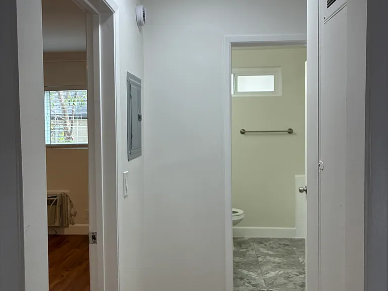 105 S Hayworth Ave #2 — Photo 7