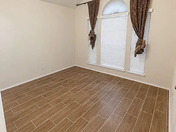 5th image of 8308 Orchard Creek Rd