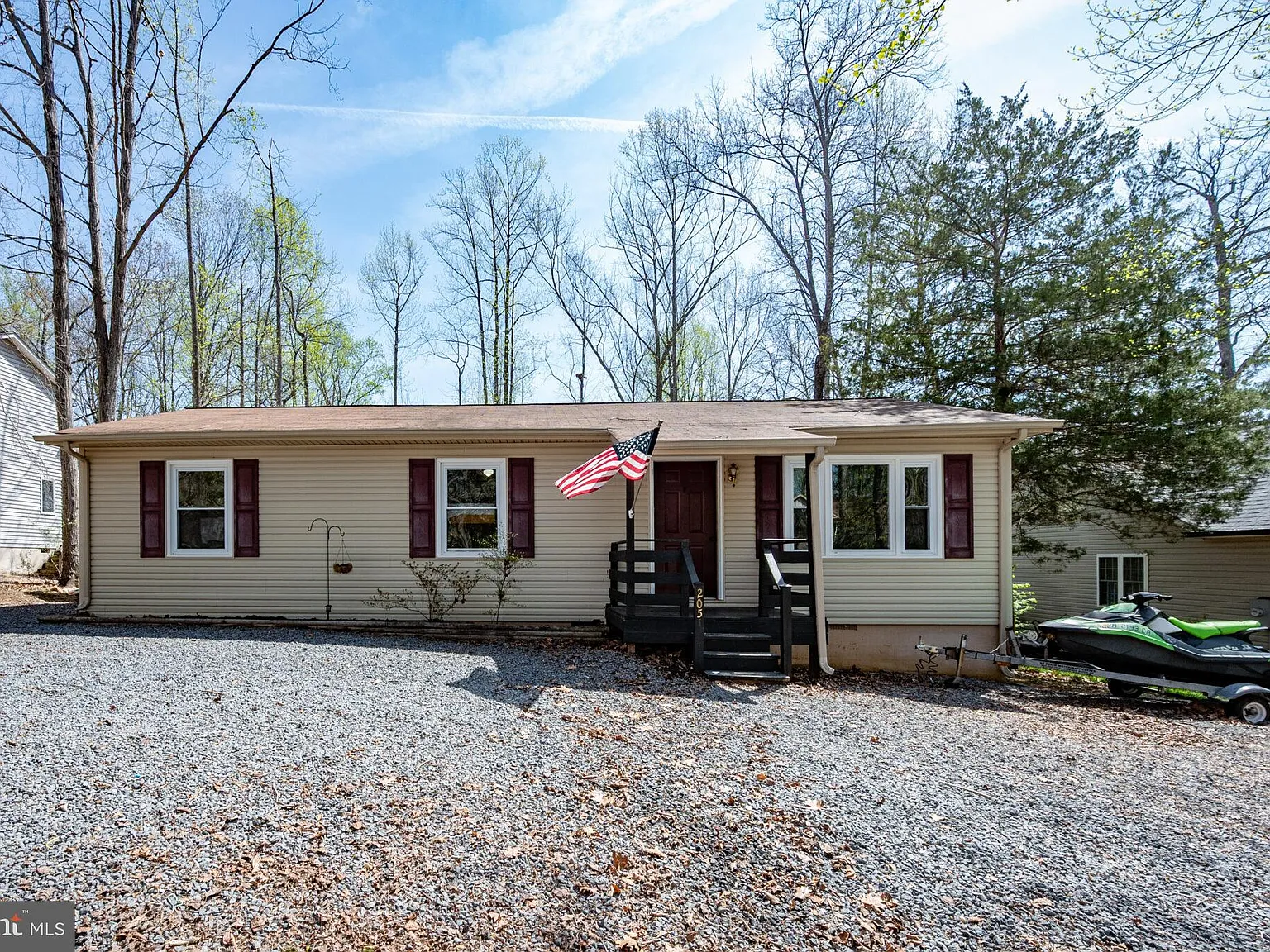 3 bed, 1.5 bath, 1056 sqft, $2,150 — Photo 2